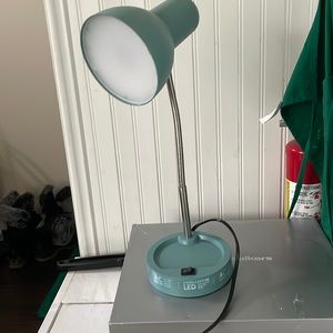 Long-Lasting LED Desk Lamp (Aqua)